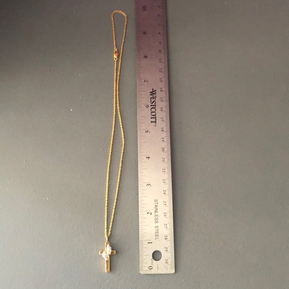 Footprints 👣 in the Sand Pendant w/chain - Picture 3 of 3